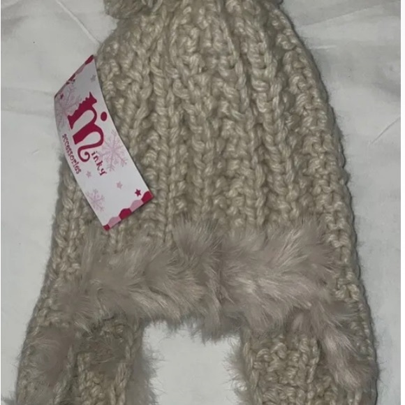 Minky Accessories Beanie Cable Knit Hat With Pom Pom.. Khaki New with Tag - Picture 6 of 7
